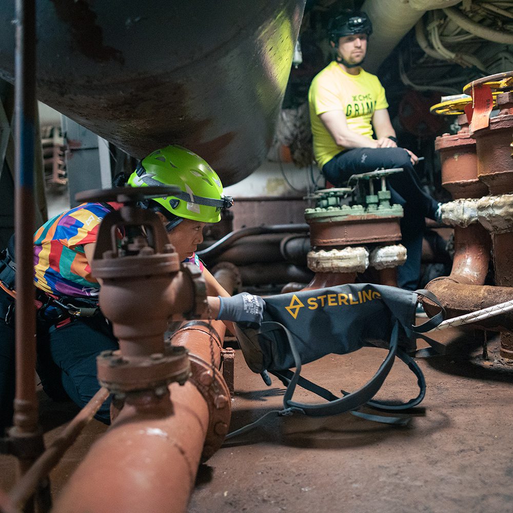 YesMaam_BagInUse_store