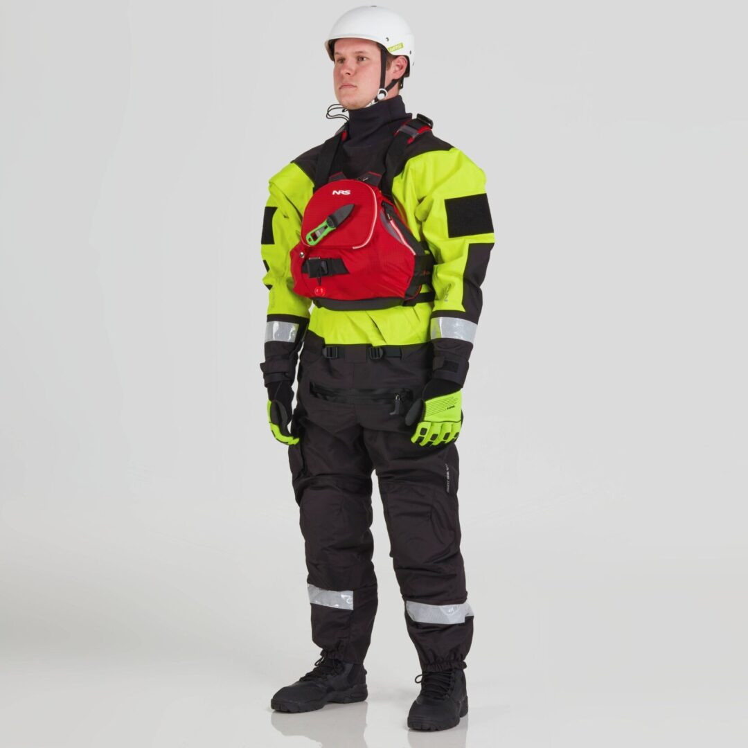 22562_01_SafetyYellow_Model_LeftPFD_111021_2000x2000