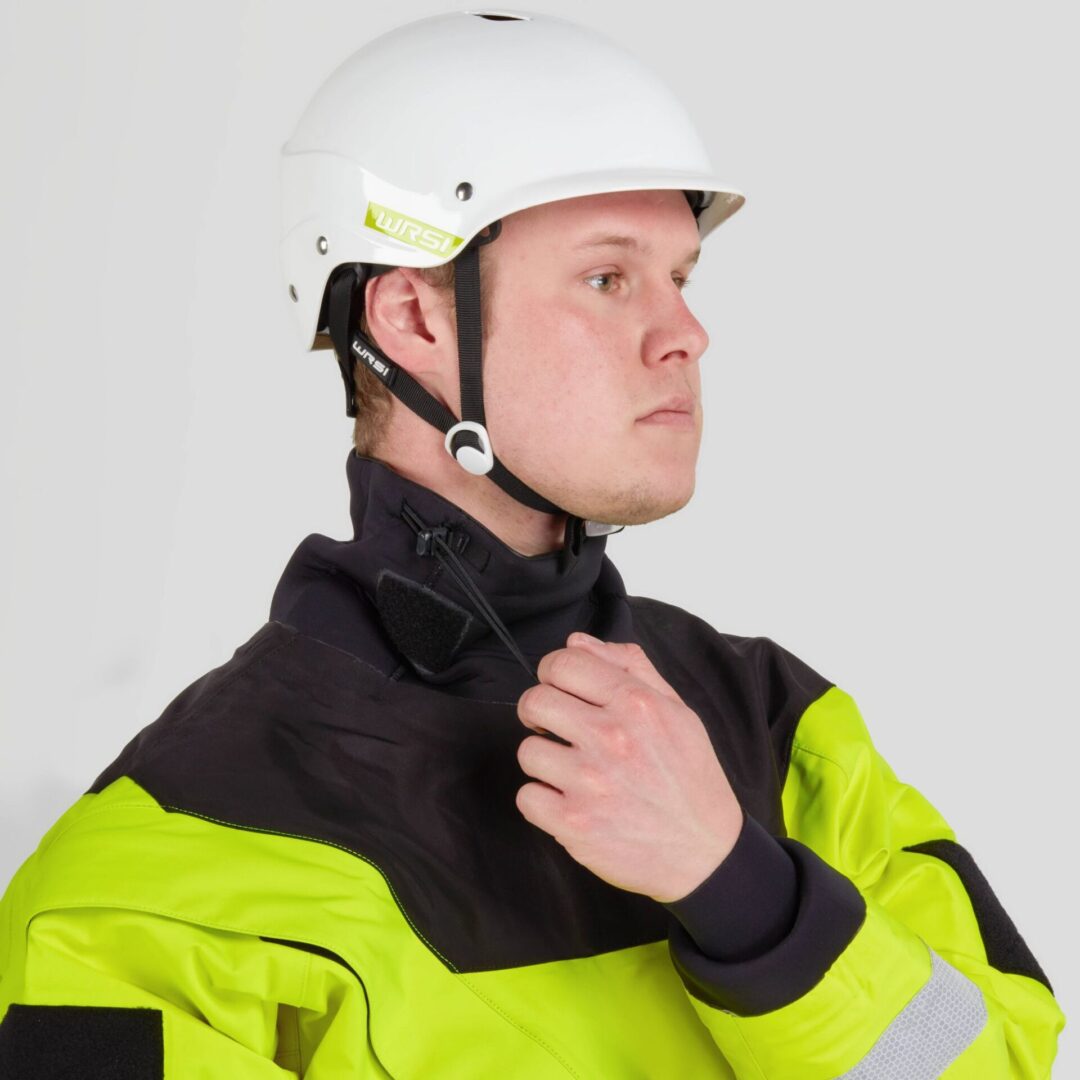 22562_01_SafetyYellow_Model_NeckClosure_111021_2000x2000