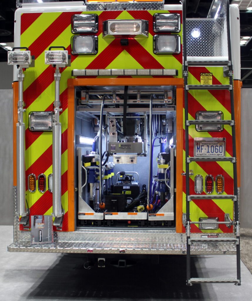 Ziamatic Quic-Ladder 15" Width Swing Out & Down Vehicle Ladders