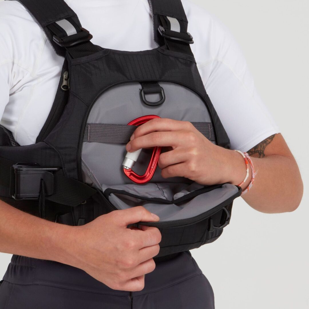 40114_01_Black_Model_Pocket_042424_2000x2000